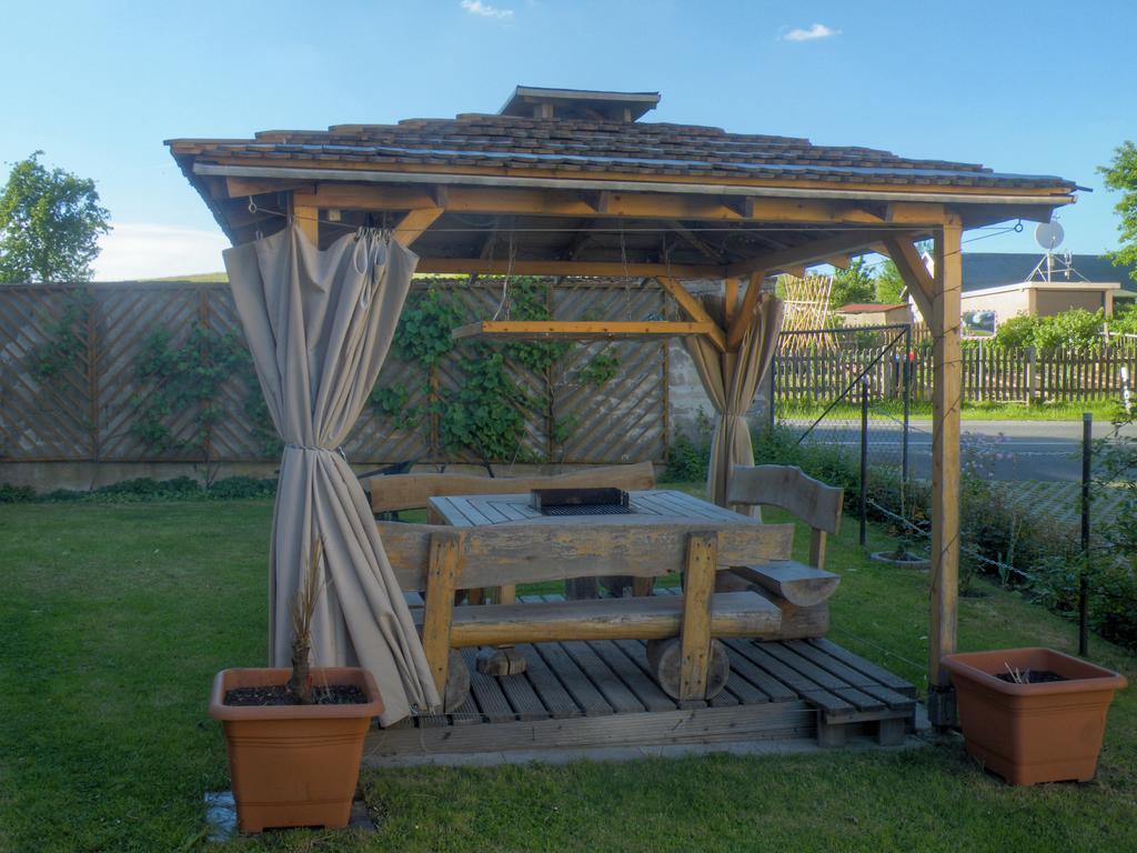 Am Lindenbaum Bed & Breakfast Sebnitz Exterior photo